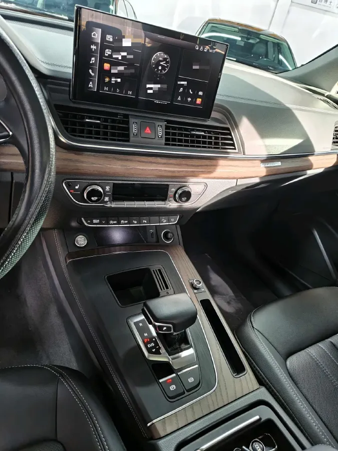 2022 Audi Q5L 2.0T 190HP L4 7DCT,autocango,china used car exporter,china ev exporter,chinese used car exporter,chinese used ev exporter