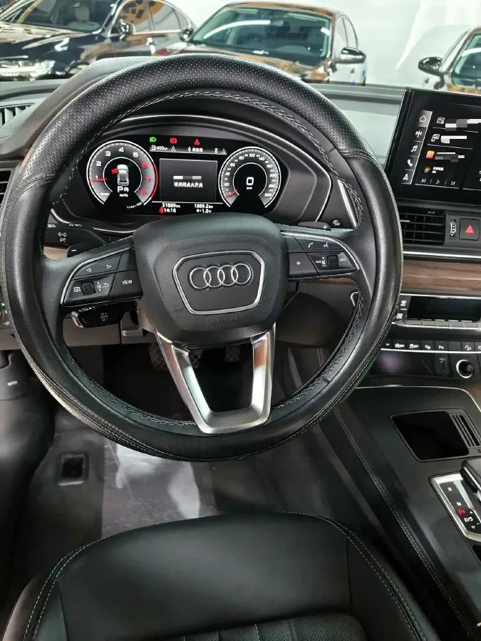 2022 Audi Q5L 2.0T 190HP L4 7DCT,autocango,china used car exporter,china ev exporter,chinese used car exporter,chinese used ev exporter