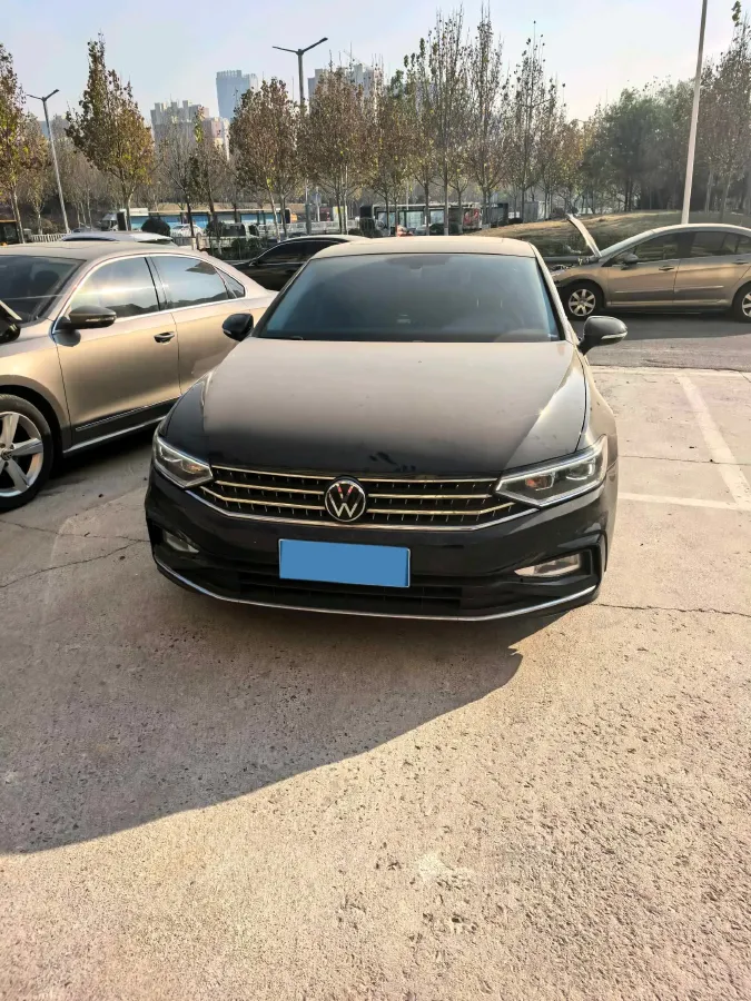 2020 Volkswagen Magotan 2.0T 186HP L4 7DCT,autocango,china used car exporter,china ev exporter,chinese used car exporter,chinese used ev exporter