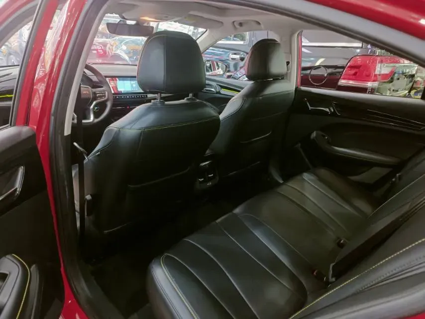 2021 Roewe i5 1.5T 173HP L4 7DCT,autocango,china used car exporter,china ev exporter,chinese used car exporter,chinese used ev exporter