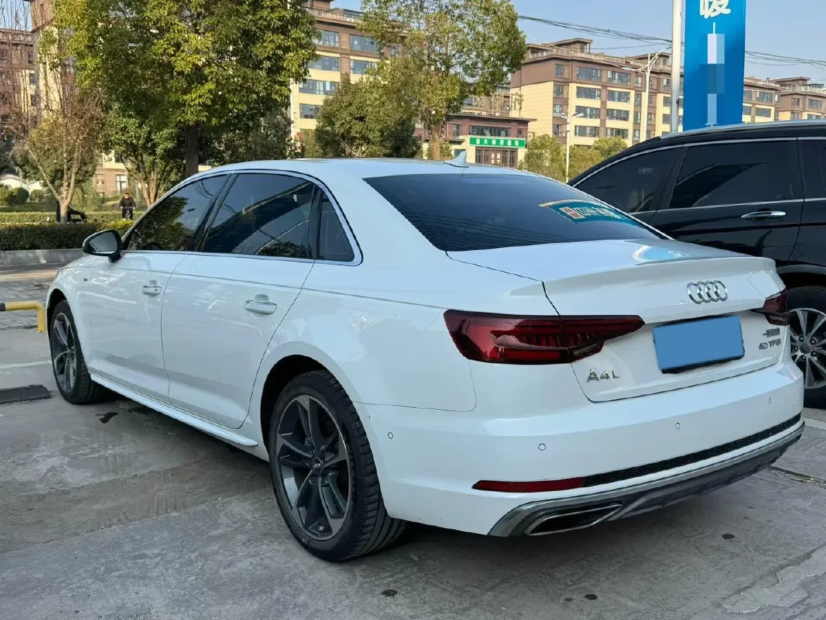 2019 Audi A4L 2.0T 190HP L4 7DCT,autocango,china used car exporter,china ev exporter,chinese used car exporter,chinese used ev exporter