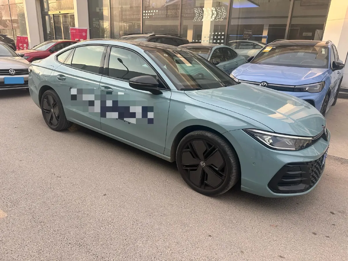 2025 Volkswagen Passat 2.0T 220HP L4 7DCT,autocango,china used car exporter,china ev exporter,chinese used car exporter,chinese used ev exporter