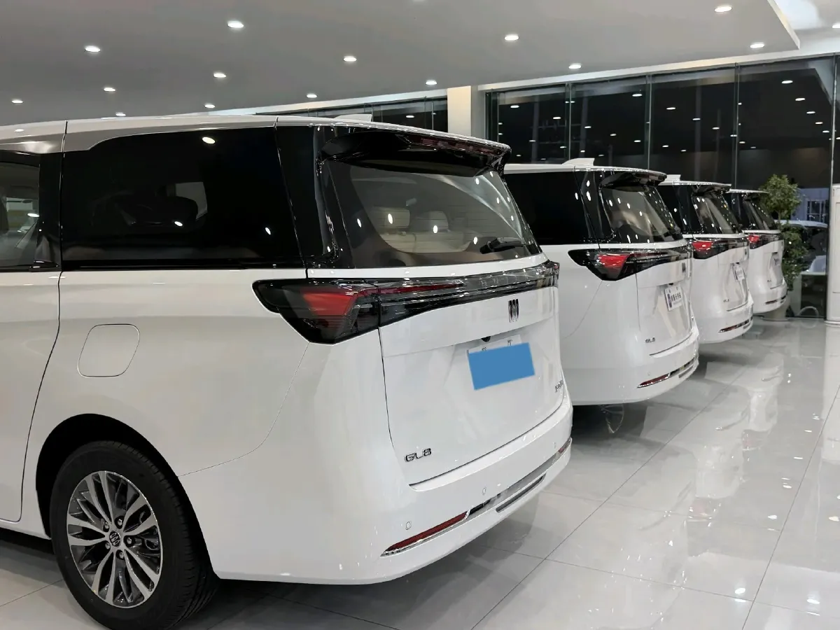 2025 Buick GL8 2.0T 237HP L4 9AT,autocango,china used car exporter,china ev exporter,chinese used car exporter,chinese used ev exporter