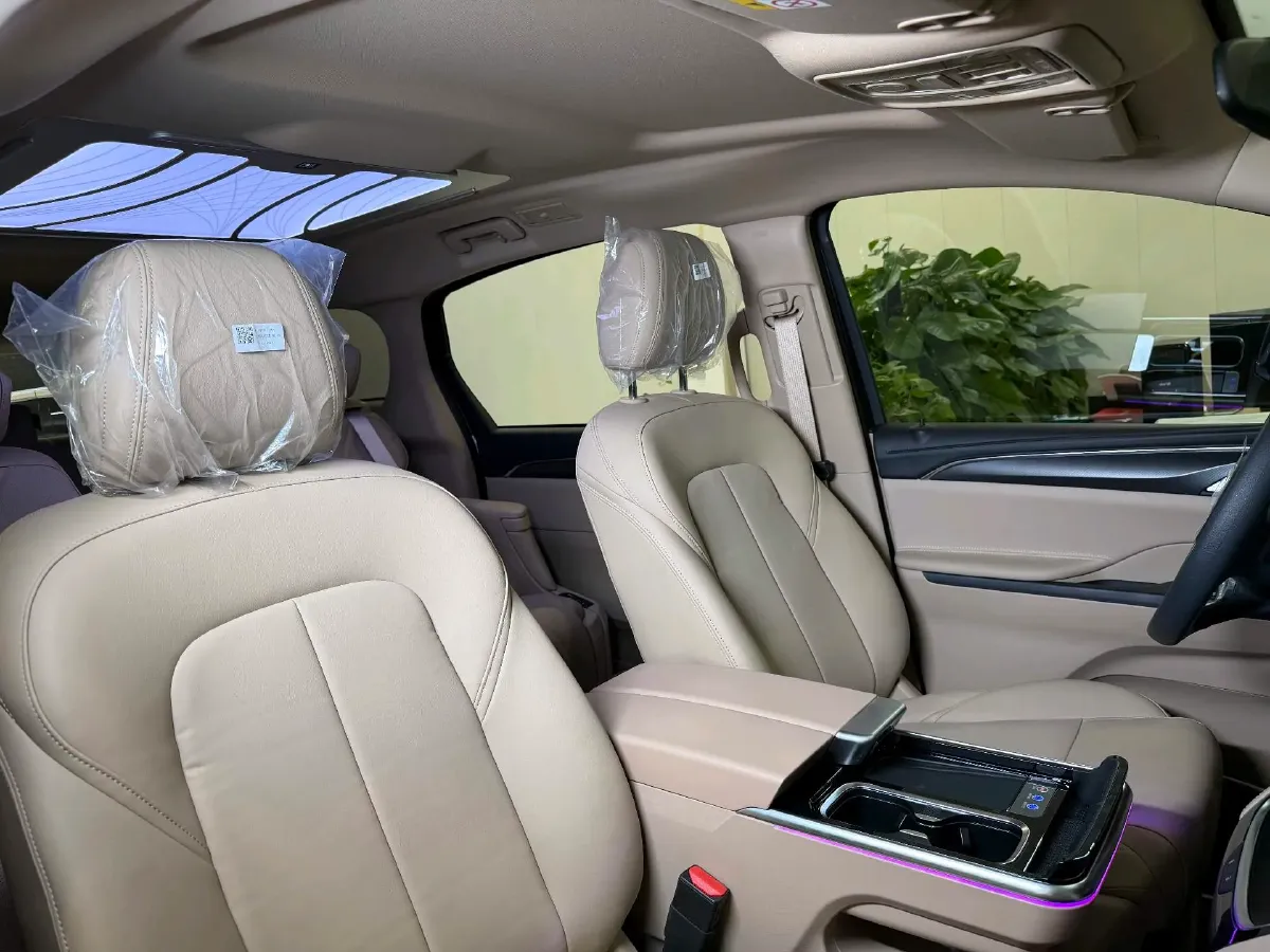 2025 Buick GL8 2.0T 237HP L4 9AT,autocango,china used car exporter,china ev exporter,chinese used car exporter,chinese used ev exporter