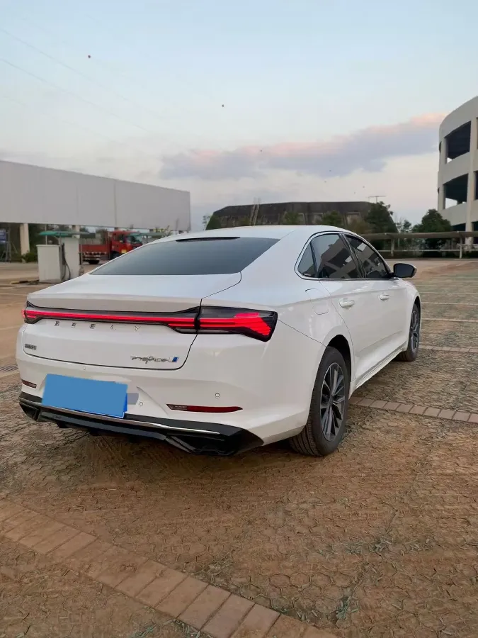 2024 Geely PrefaceL 1.5T 163HP L4 3DHT Hybrid,autocango,china used car exporter,china ev exporter,chinese used car exporter,chinese used ev exporter