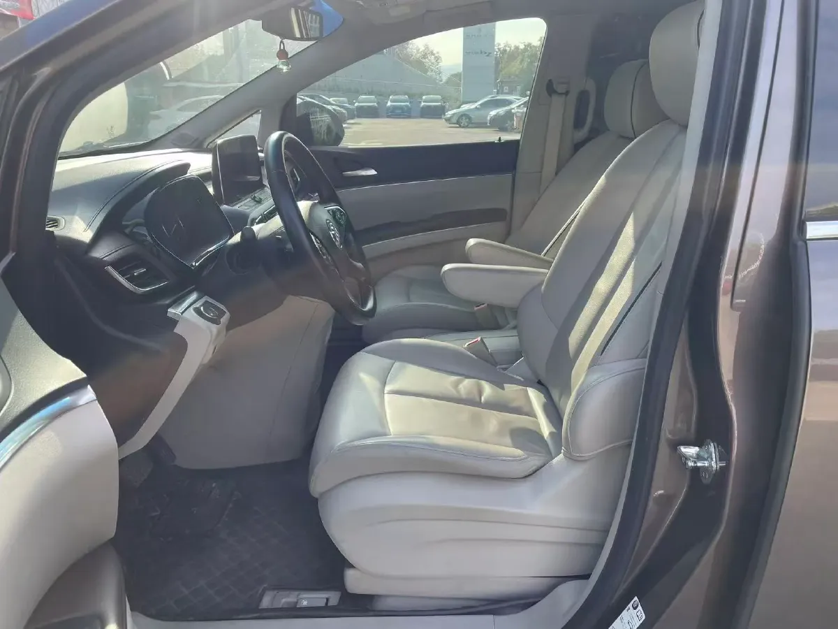 2021 Buick GL8 2.0T 237HP L4 9AT,autocango,china used car exporter,china ev exporter,chinese used car exporter,chinese used ev exporter