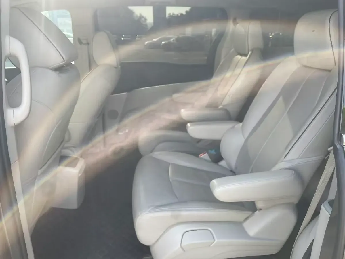 2021 Buick GL8 2.0T 237HP L4 9AT,autocango,china used car exporter,china ev exporter,chinese used car exporter,chinese used ev exporter