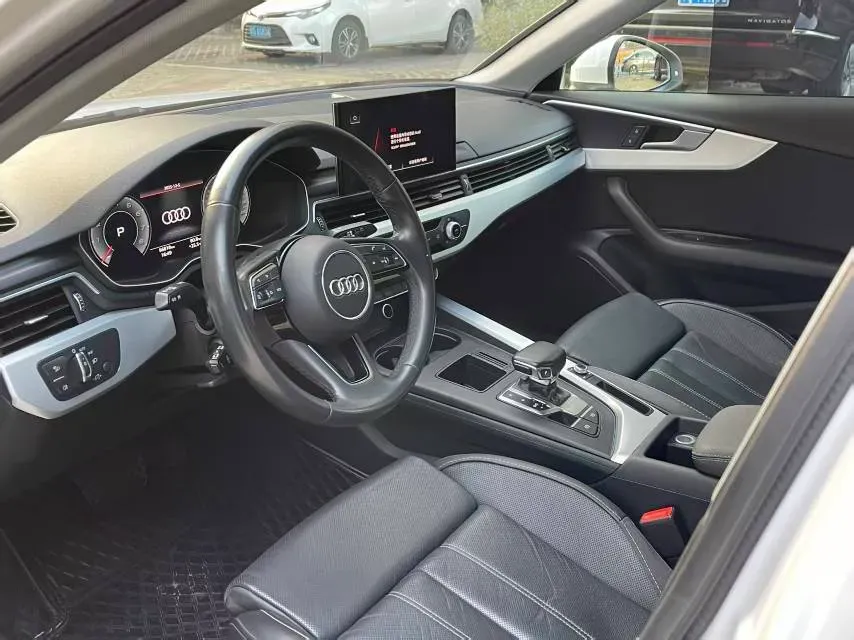 2022 Audi A4L 2.0T 190HP L4 7DCT,autocango,china used car exporter,china ev exporter,chinese used car exporter,chinese used ev exporter