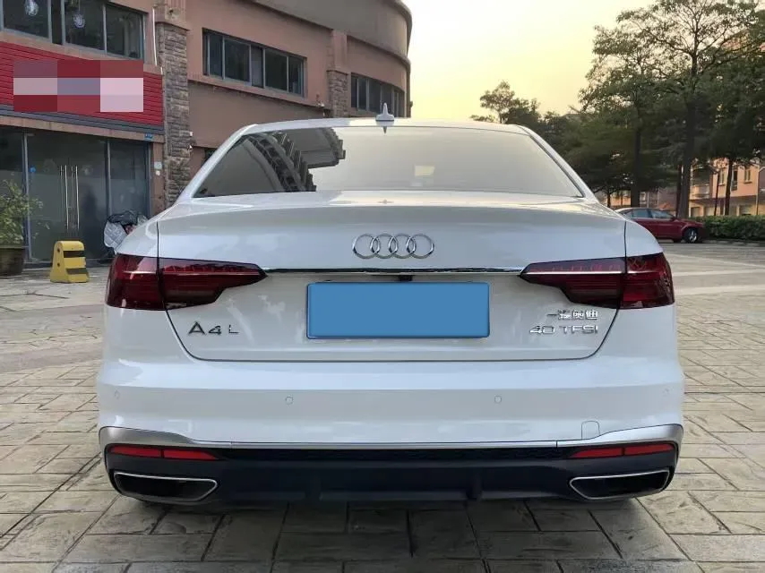 2022 Audi A4L 2.0T 190HP L4 7DCT,autocango,china used car exporter,china ev exporter,chinese used car exporter,chinese used ev exporter