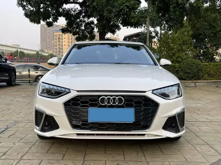 2022 Audi A4L 2.0T 190HP L4 7DCT,autocango,china used car exporter,china ev exporter,chinese used car exporter,chinese used ev exporter