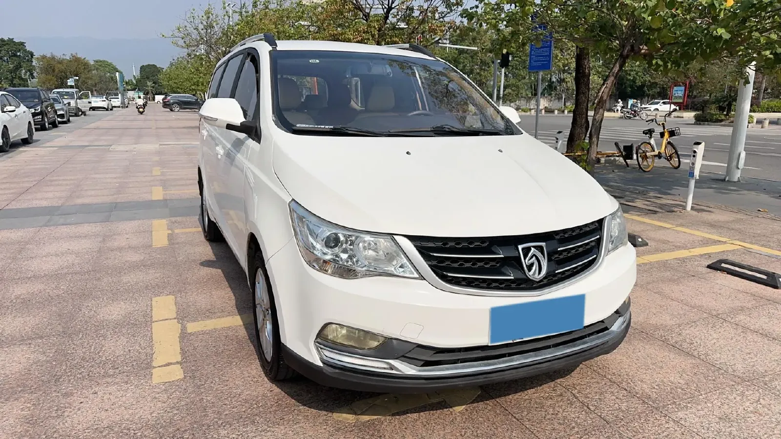 2016 BaoJun 730 1.5L 112HP L4 5MT,autocango,china used car exporter,china ev exporter,chinese used car exporter,chinese used ev exporter