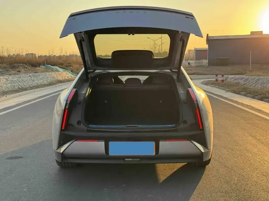 2025 Xpeng P7 BEV,autocango,china used car exporter,china ev exporter,chinese used car exporter,chinese used ev exporter