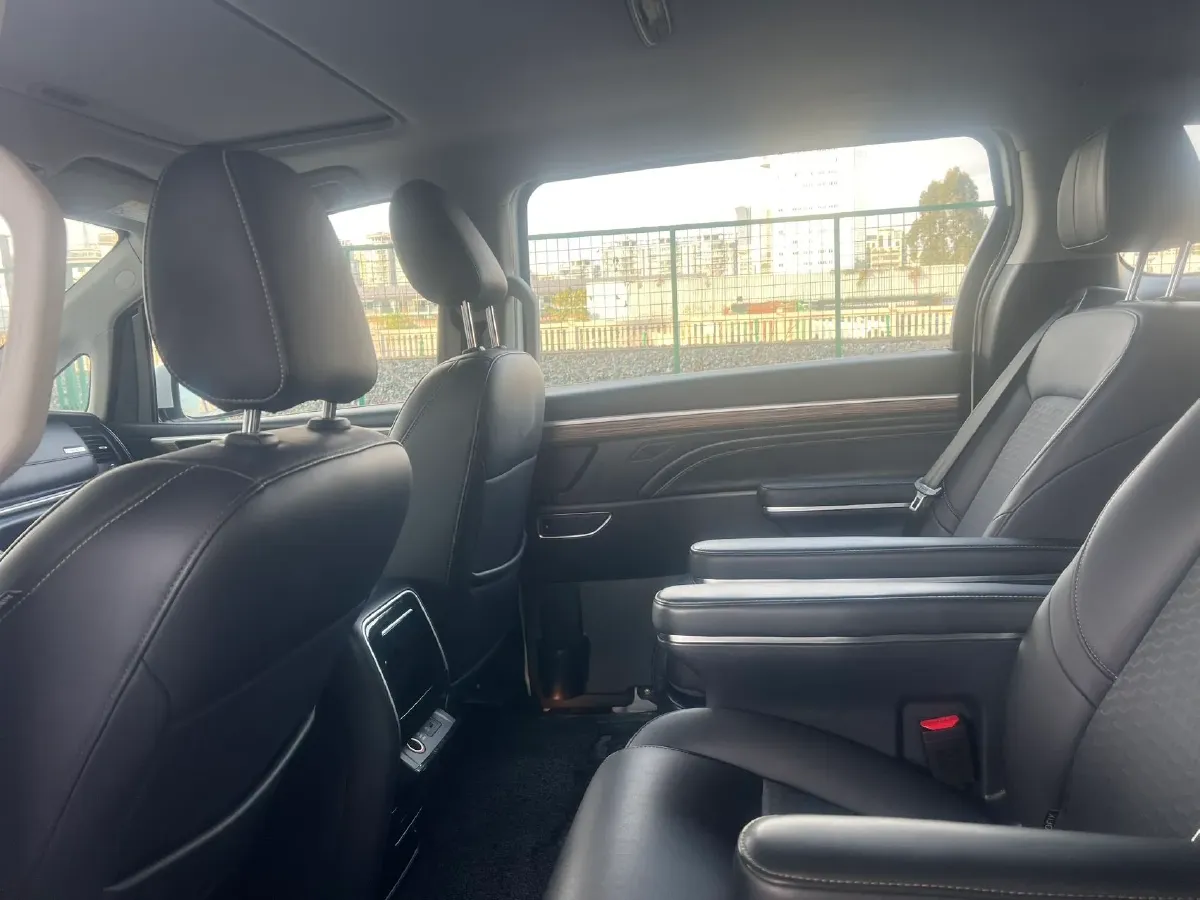 2021 GAC Trumpchi M8 2.0T 252HP L4 8AT,autocango,china used car exporter,china ev exporter,chinese used car exporter,chinese used ev exporter