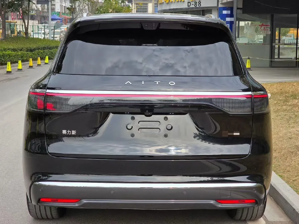 2025 AITO AITO M8 REEV 160HP REEV 37KWH,autocango,china used car exporter,china ev exporter,chinese used car exporter,chinese used ev exporter