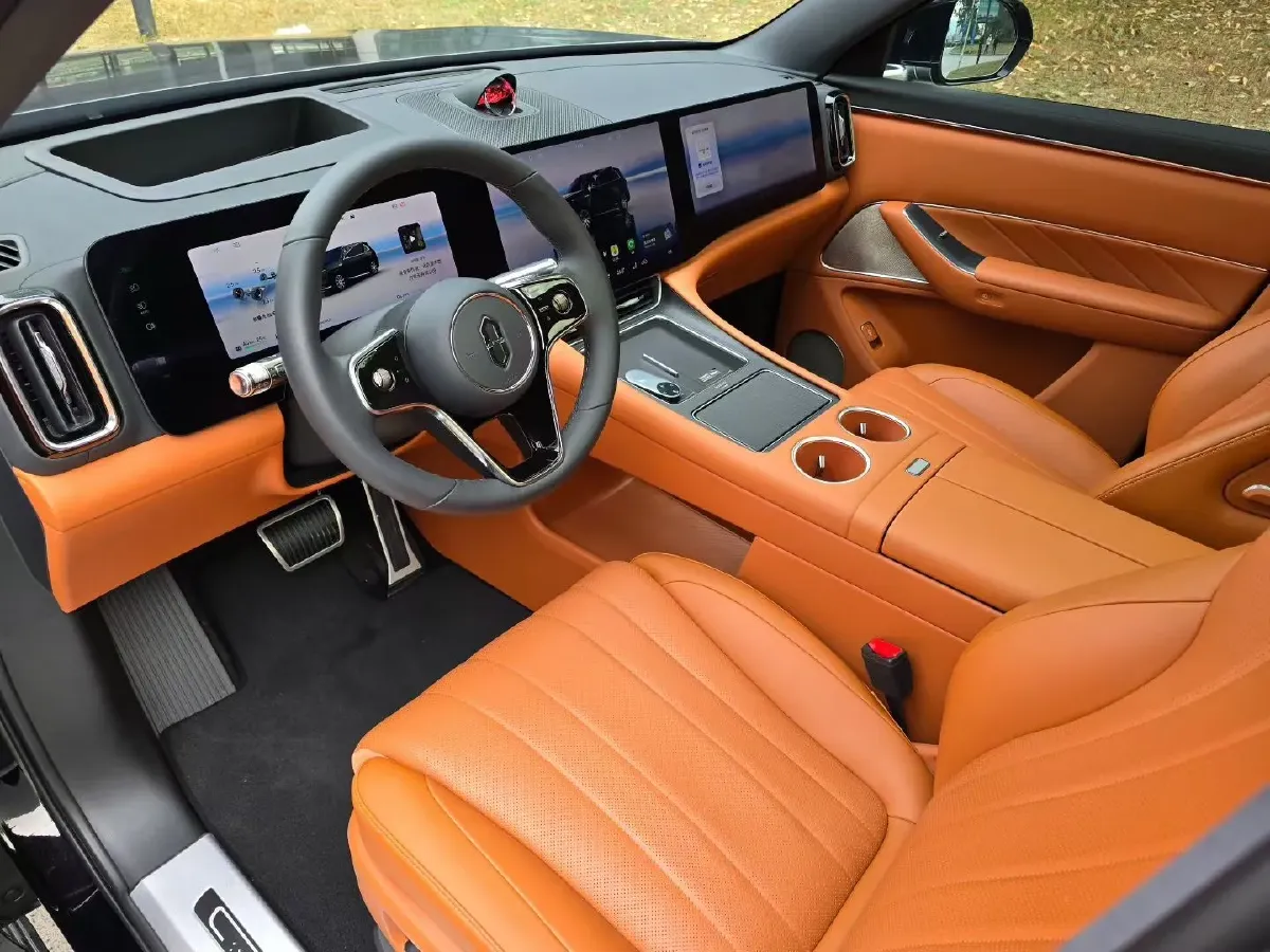 2025 AITO AITO M8 REEV 160HP REEV 37KWH,autocango,china used car exporter,china ev exporter,chinese used car exporter,chinese used ev exporter