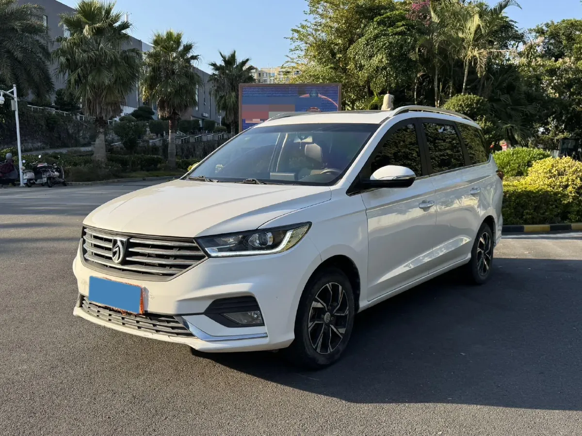 2018 BaoJun 360 1.5L 112HP L4 6MT,autocango,china used car exporter,china ev exporter,chinese used car exporter,chinese used ev exporter