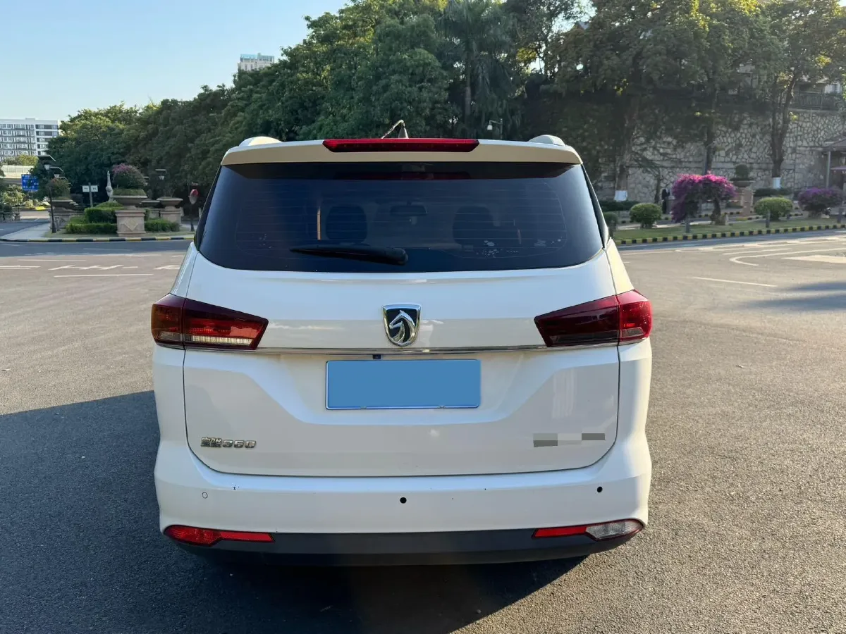 2018 BaoJun 360 1.5L 112HP L4 6MT,autocango,china used car exporter,china ev exporter,chinese used car exporter,chinese used ev exporter