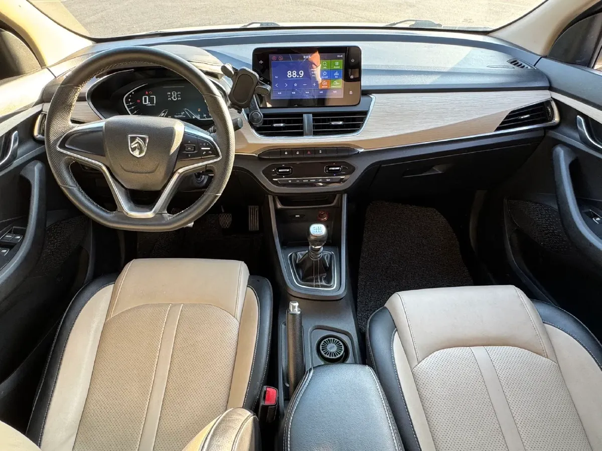 2018 BaoJun 360 1.5L 112HP L4 6MT,autocango,china used car exporter,china ev exporter,chinese used car exporter,chinese used ev exporter