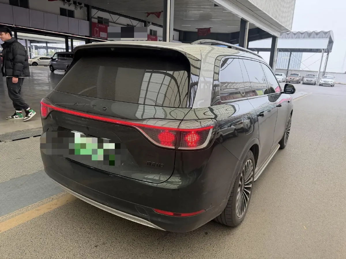 2024 AITO AITO M9 1.5T 152HP L4 REEV 42KWH,autocango,china used car exporter,china ev exporter,chinese used car exporter,chinese used ev exporter