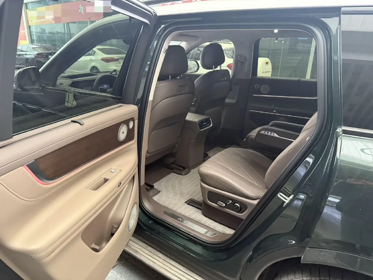 2024 AITO AITO M9 1.5T 152HP L4 REEV 42KWH,autocango,china used car exporter,china ev exporter,chinese used car exporter,chinese used ev exporter