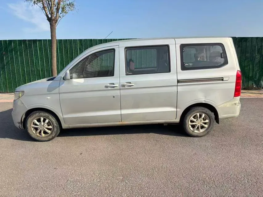 2020 WuLing HongGuang V 1.2L 76HP L4 5MT,autocango,china used car exporter,china ev exporter,chinese used car exporter,chinese used ev exporter