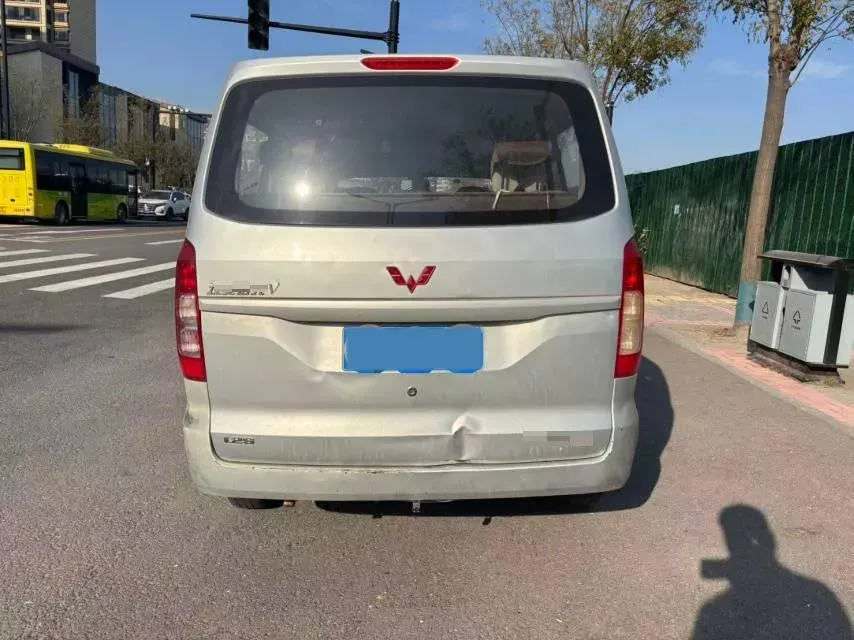 2020 WuLing HongGuang V 1.2L 76HP L4 5MT,autocango,china used car exporter,china ev exporter,chinese used car exporter,chinese used ev exporter