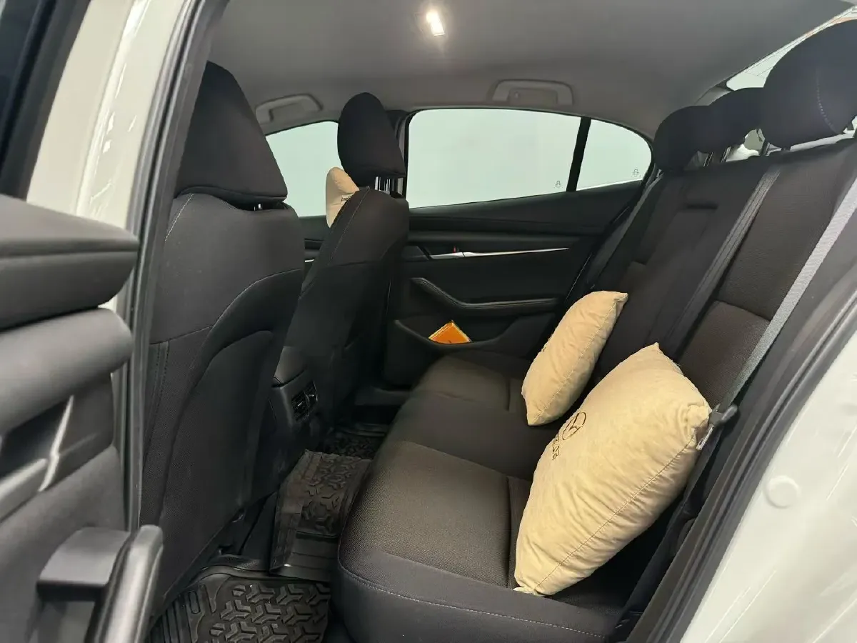 2021 Mazda 3 Axela 1.5L 117HP L4 6AT,autocango,china used car exporter,china ev exporter,chinese used car exporter,chinese used ev exporter