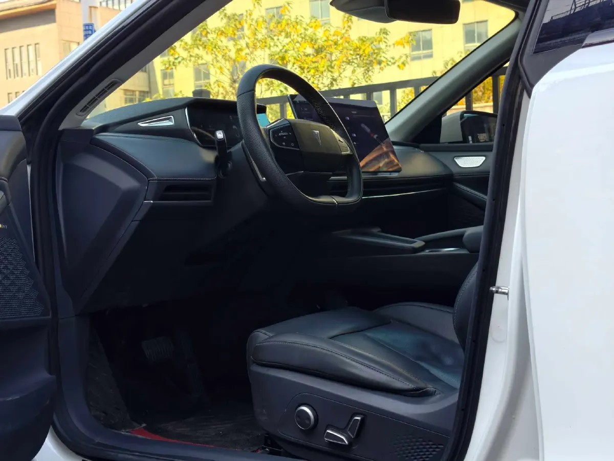 2022 DongFeng Forthing LingZhi EV BEV 68.4KWH,autocango,china used car exporter,china ev exporter,chinese used car exporter,chinese used ev exporter