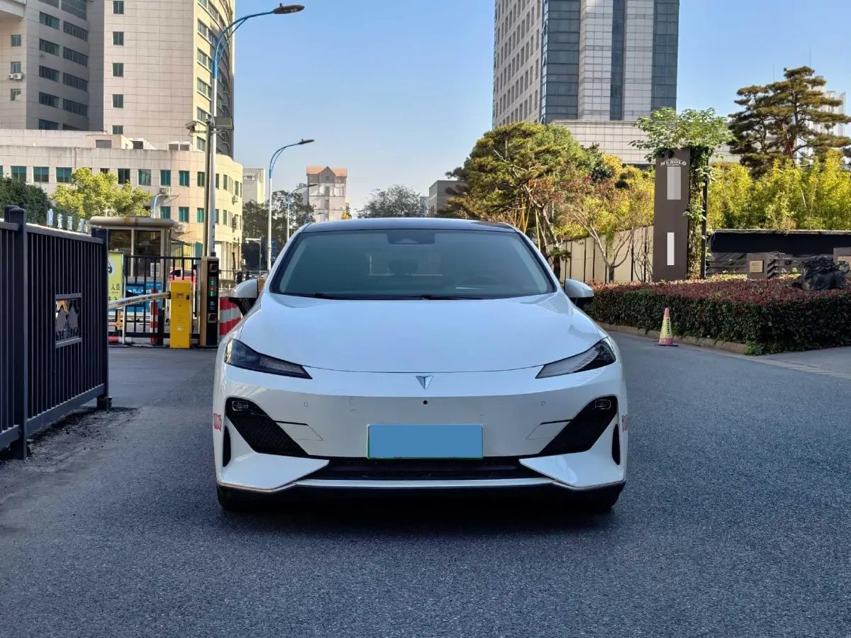 2022 DongFeng Forthing LingZhi EV BEV 68.4KWH,autocango,china used car exporter,china ev exporter,chinese used car exporter,chinese used ev exporter