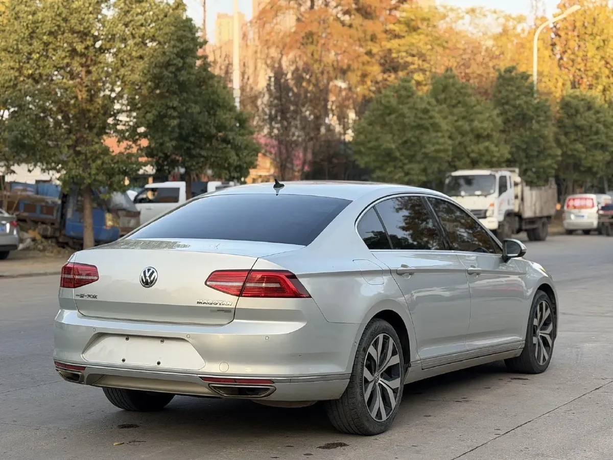 2017 Volkswagen Magotan 2.0T 220HP L4 7DCT,autocango,china used car exporter,china ev exporter,chinese used car exporter,chinese used ev exporter