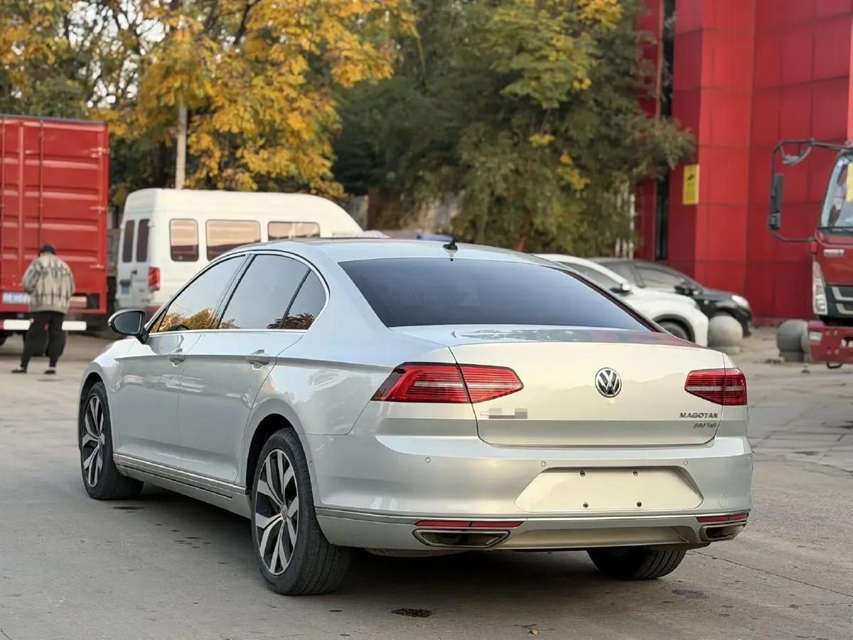 2017 Volkswagen Magotan 2.0T 220HP L4 7DCT,autocango,china used car exporter,china ev exporter,chinese used car exporter,chinese used ev exporter