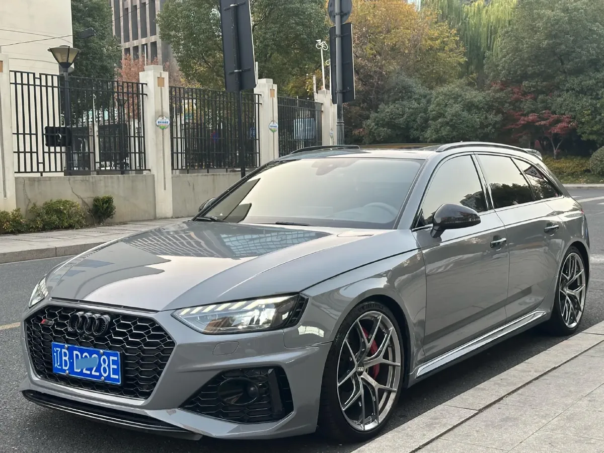 2021 Audi RS 4 2.9T 450HP V6 8AT,autocango,china used car exporter,china ev exporter,chinese used car exporter,chinese used ev exporter