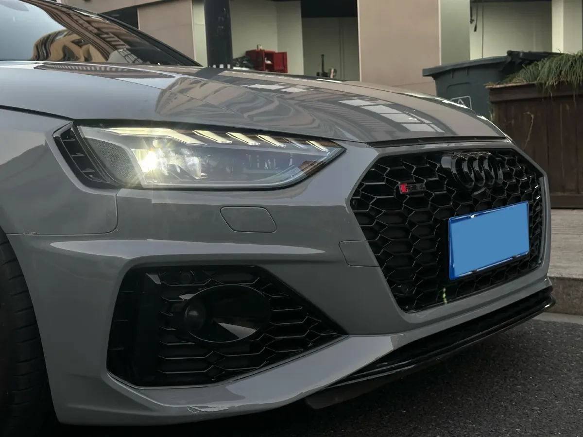 2021 Audi RS 4 2.9T 450HP V6 8AT,autocango,china used car exporter,china ev exporter,chinese used car exporter,chinese used ev exporter