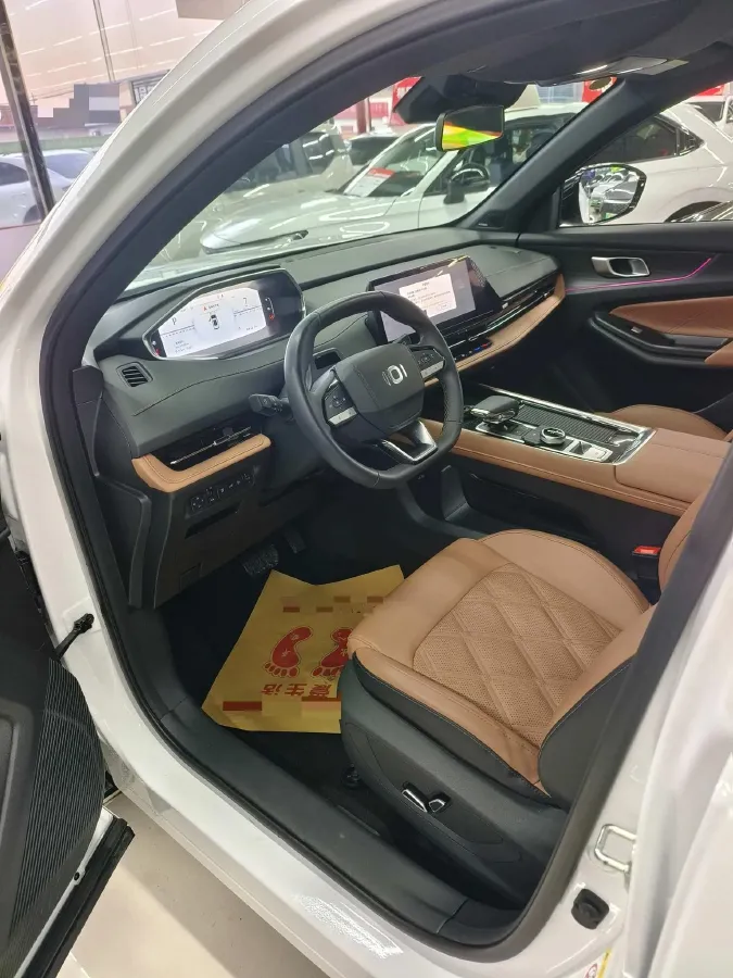 2023 Venucia VX6 BEV 62KWH,autocango,china used car exporter,china ev exporter,chinese used car exporter,chinese used ev exporter