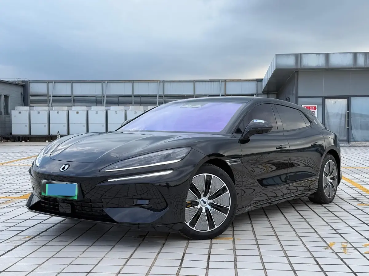 2024 Denza DenzaZ9GT 2.0T 207HP L4 E-CVT PHEV 38.5KWH