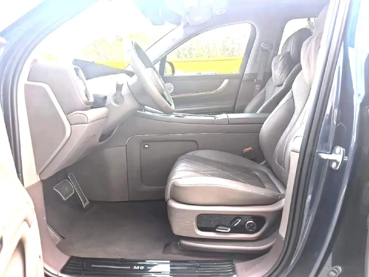 2024 AITO AITO M9 BEV 100KWH,autocango,china used car exporter,china ev exporter,chinese used car exporter,chinese used ev exporter