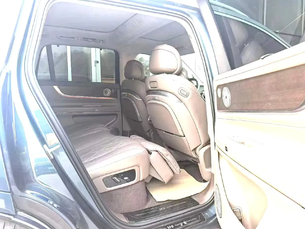 2024 AITO AITO M9 BEV 100KWH,autocango,china used car exporter,china ev exporter,chinese used car exporter,chinese used ev exporter