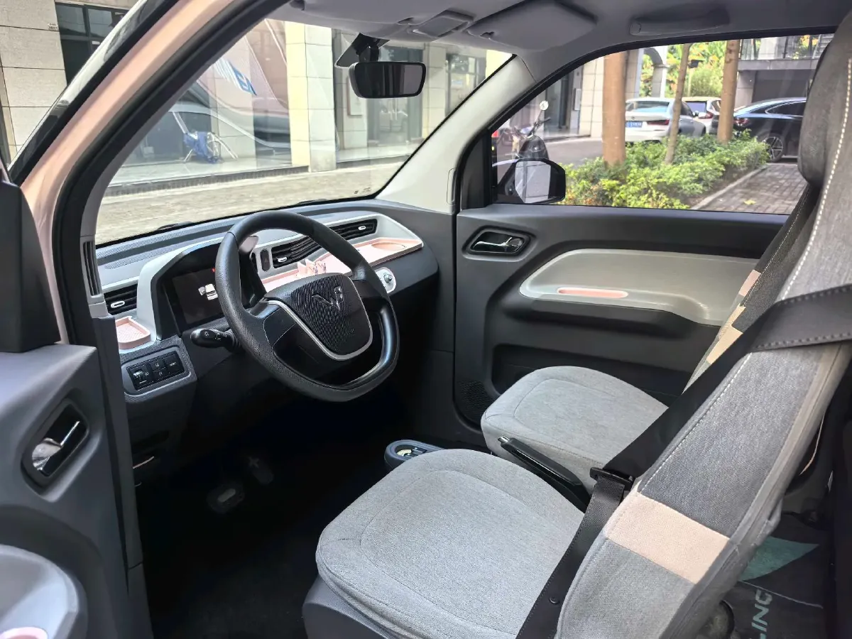 2021 WuLing HongGuang MINI EV BEV 13.9KWH,autocango,china used car exporter,china ev exporter,chinese used car exporter,chinese used ev exporter