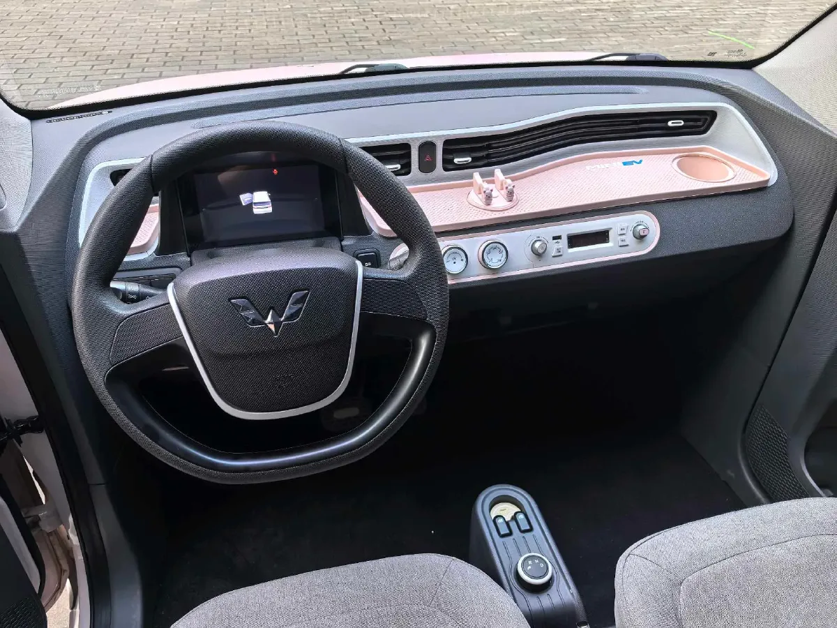 2021 WuLing HongGuang MINI EV BEV 13.9KWH,autocango,china used car exporter,china ev exporter,chinese used car exporter,chinese used ev exporter