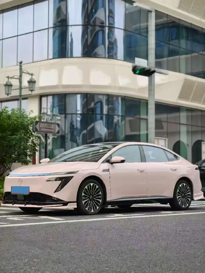 2025 Nissan N7 BEV
