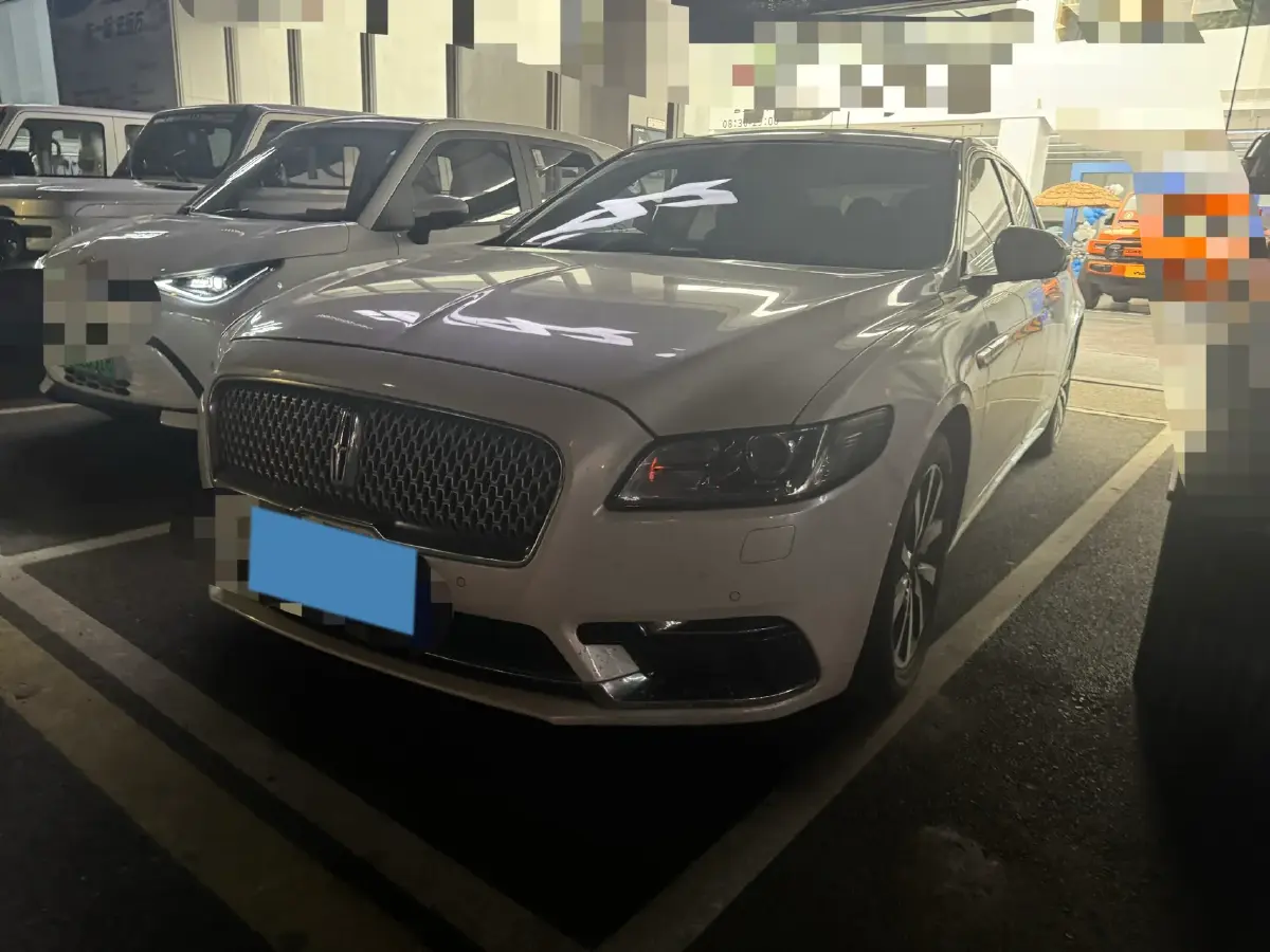 2017 Lincoln Continental 2.0T 261HP L4 6AT