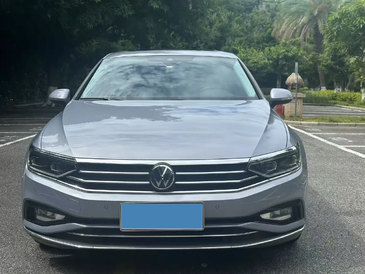 2020 Volkswagen Magotan 2.0T 220HP L4 7DCT,autocango,china used car exporter,china ev exporter,chinese used car exporter,chinese used ev exporter