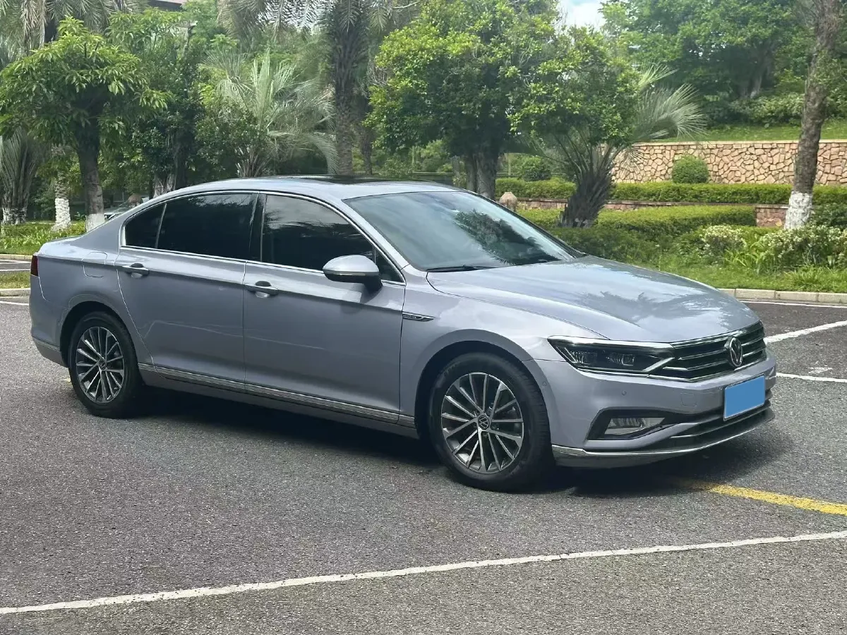 2020 Volkswagen Magotan 2.0T 220HP L4 7DCT,autocango,china used car exporter,china ev exporter,chinese used car exporter,chinese used ev exporter