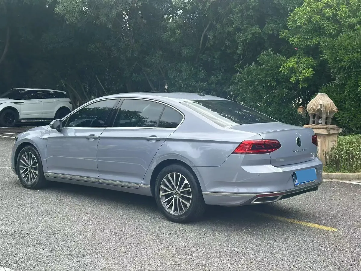 2020 Volkswagen Magotan 2.0T 220HP L4 7DCT,autocango,china used car exporter,china ev exporter,chinese used car exporter,chinese used ev exporter