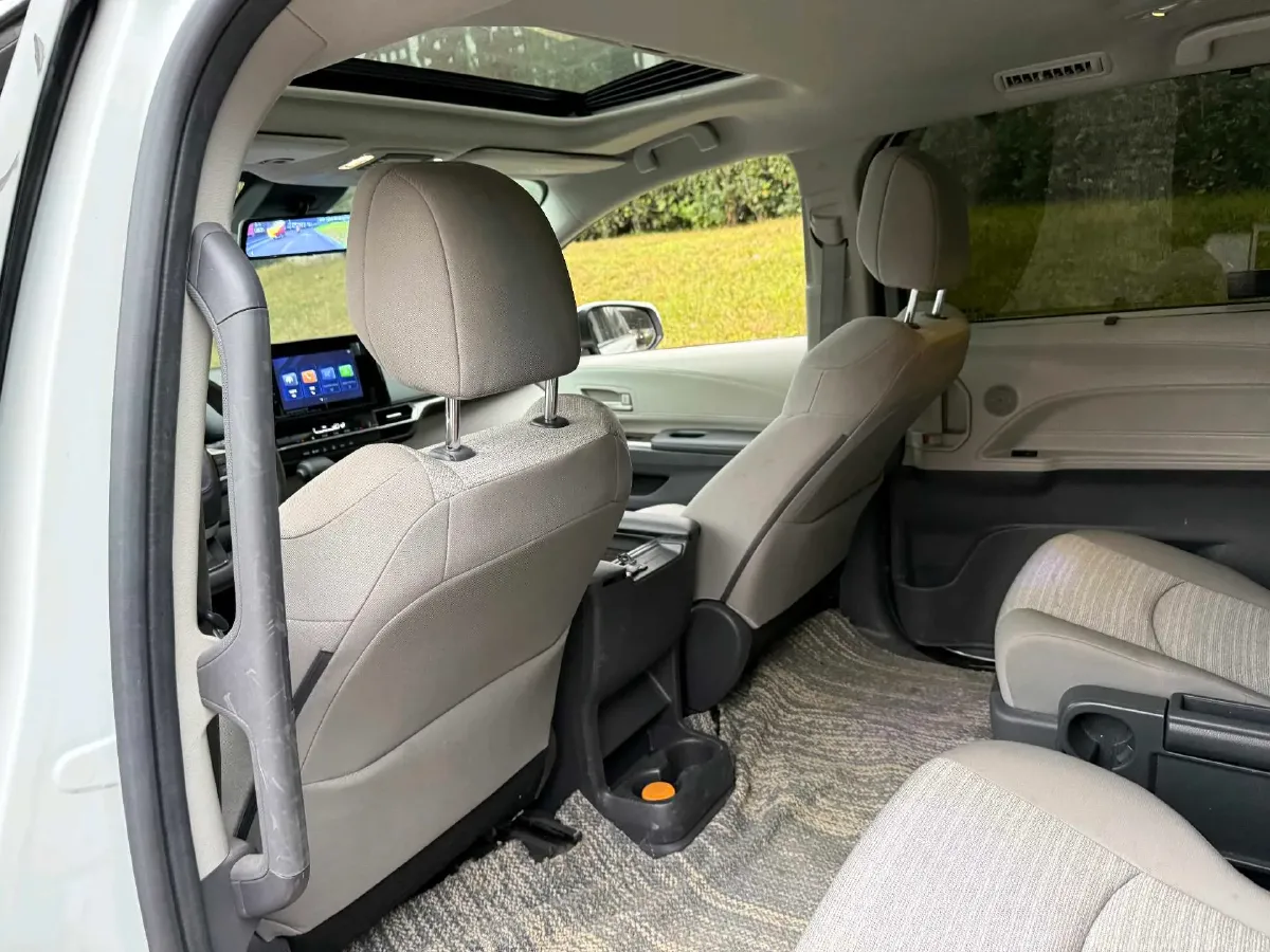 2023 Toyota Sienna 2.5L 189HP L4 E-CVT Hybrid,autocango,china used car exporter,china ev exporter,chinese used car exporter,chinese used ev exporter