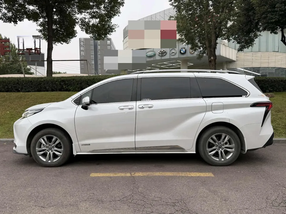 2023 Toyota Sienna 2.5L 189HP L4 E-CVT Hybrid,autocango,china used car exporter,china ev exporter,chinese used car exporter,chinese used ev exporter