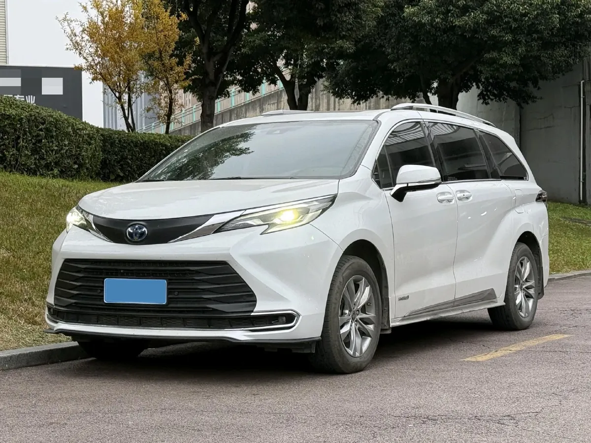 2023 Toyota Sienna 2.5L 189HP L4 E-CVT Hybrid,autocango,china used car exporter,china ev exporter,chinese used car exporter,chinese used ev exporter