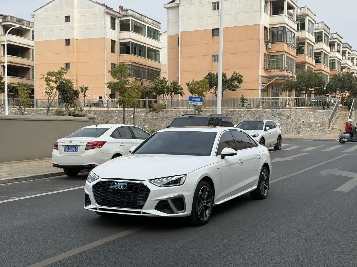 2020 Audi A4L 2.0T 190HP L4 7DCT