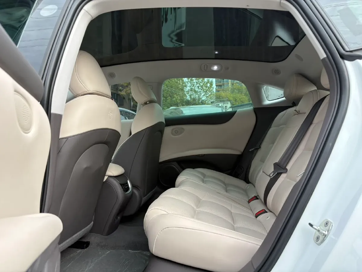 2024 IM L6 BEV 75KWH,autocango,china used car exporter,china ev exporter,chinese used car exporter,chinese used ev exporter