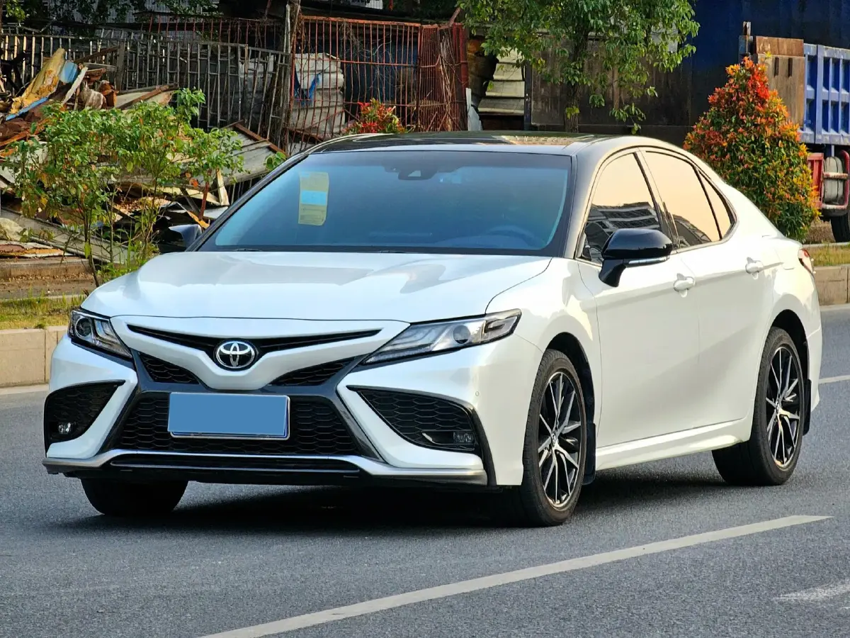 2021 Toyota Camry 2.5L 209HP L4 8AT